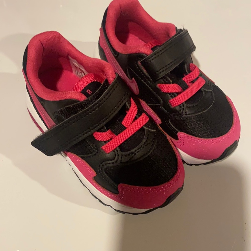 Childs Nike air max pink and black